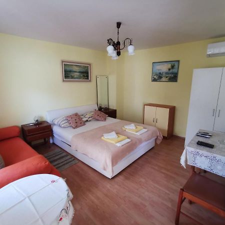 Studio Apartments Jasminka セルツェ エクステリア 写真