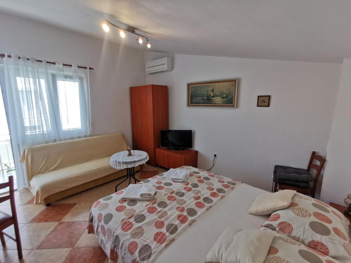 Studio Apartments Jasminka セルツェ エクステリア 写真