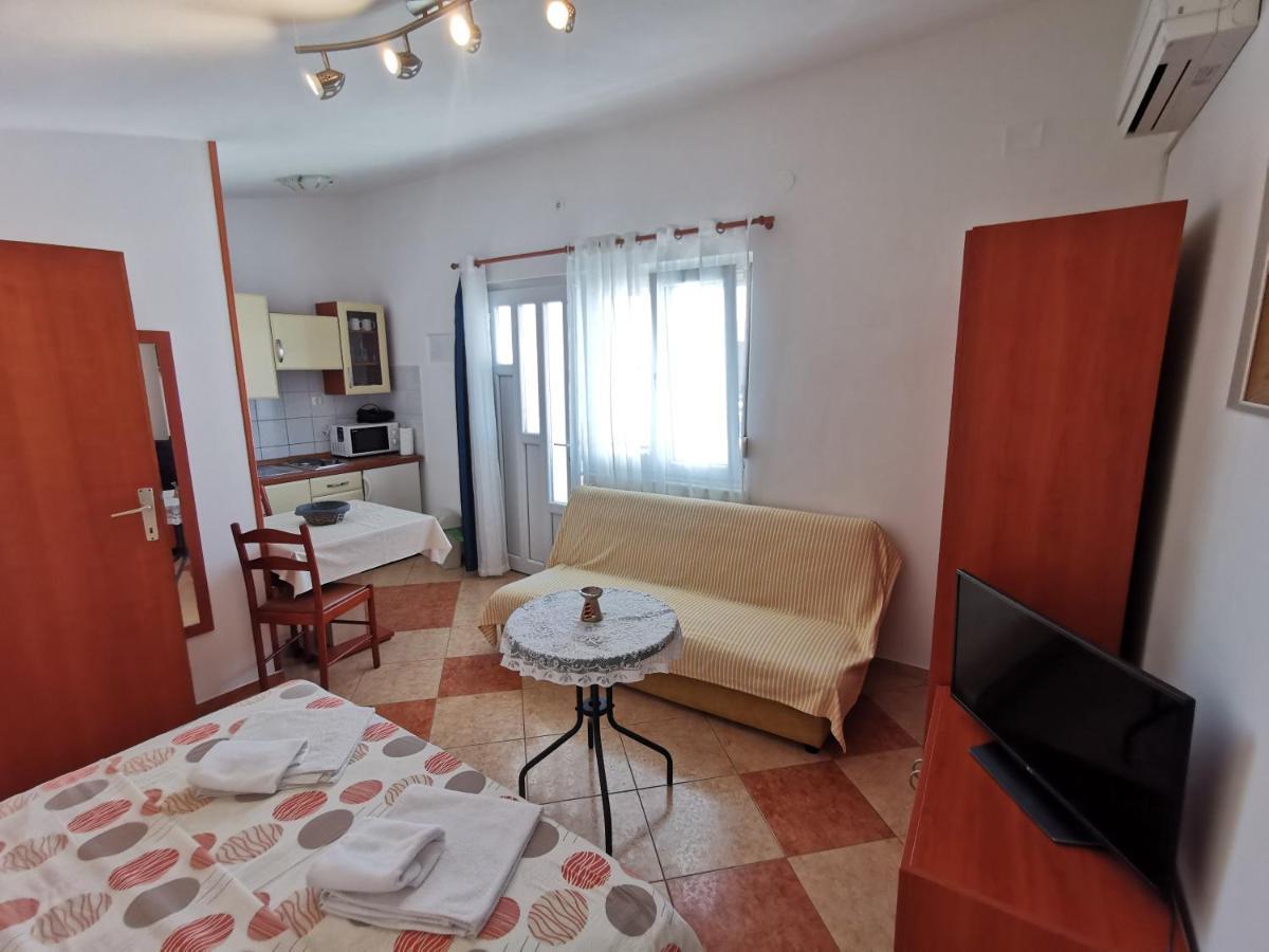 Studio Apartments Jasminka セルツェ エクステリア 写真