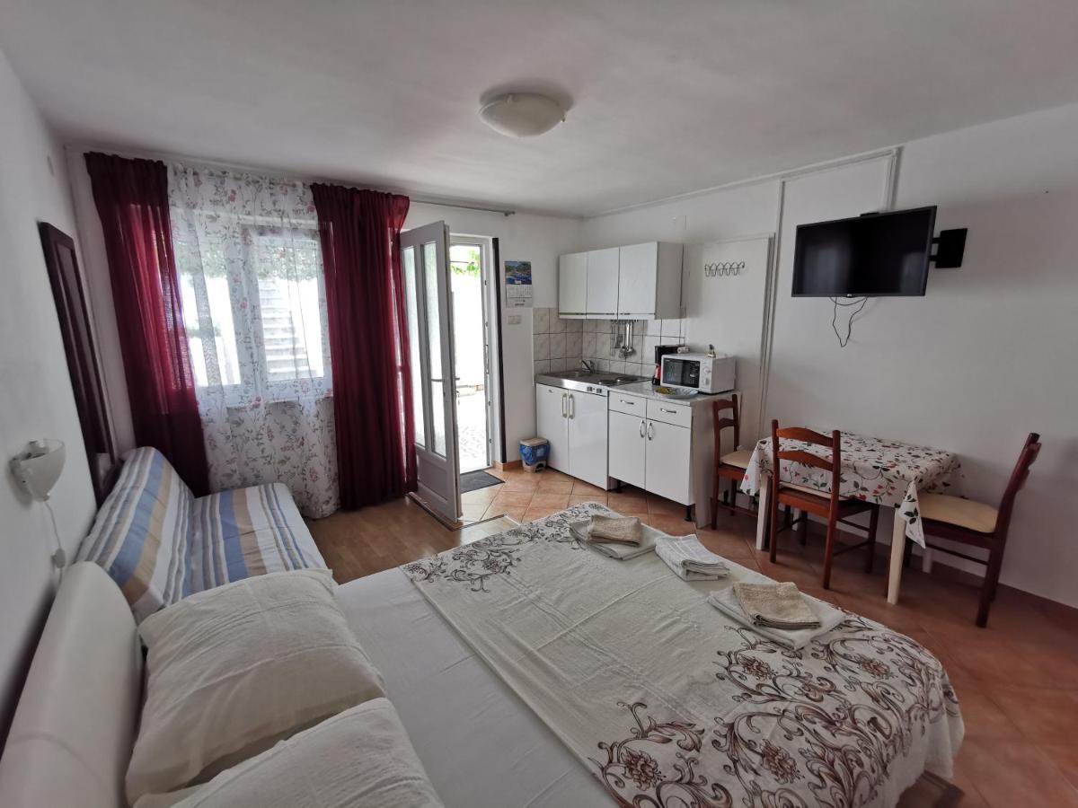 Studio Apartments Jasminka セルツェ エクステリア 写真
