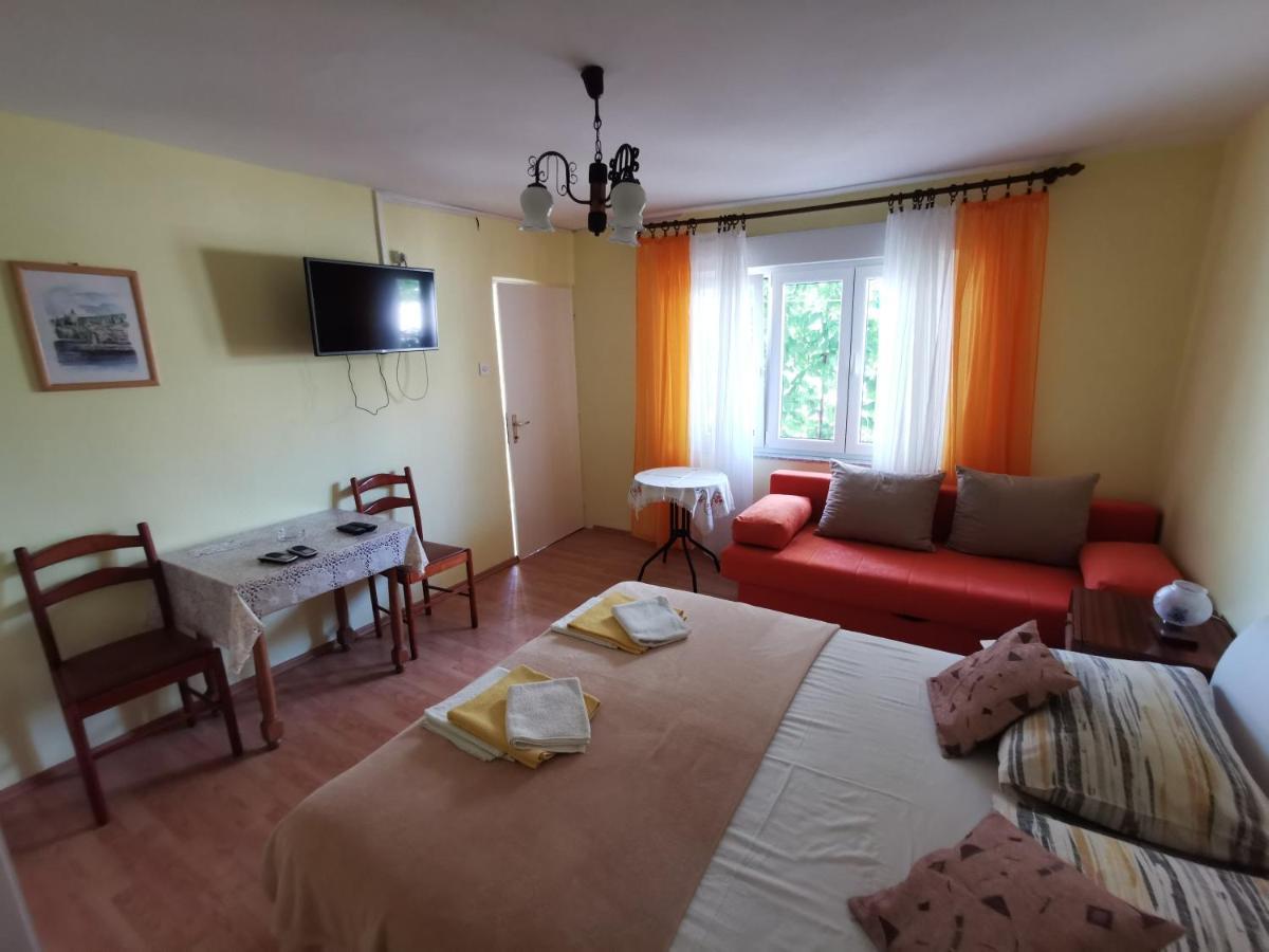 Studio Apartments Jasminka セルツェ エクステリア 写真